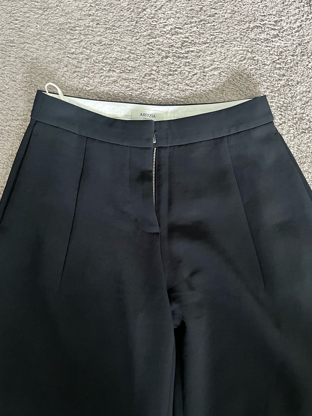Aritzia New Helix Barrel Pant - Crepette™ - Picture 7 of 10
